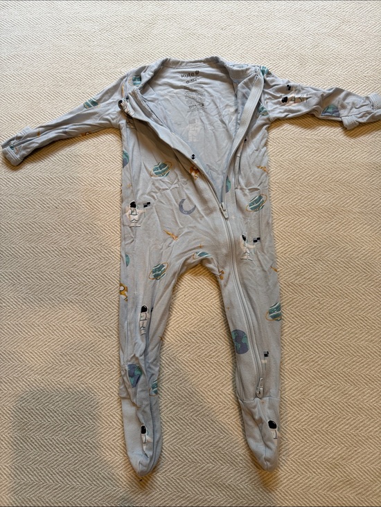 Kyte BABY Other - Kyte Baby Ice Space-Print Zipper Footie